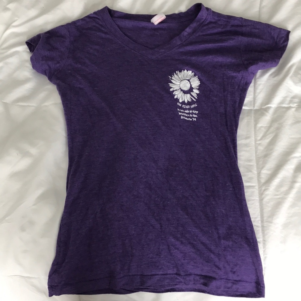 Doe River Gorge v-neck